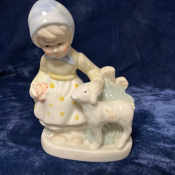VTG Girl with Lamb Figurine - Picture 2 of 4